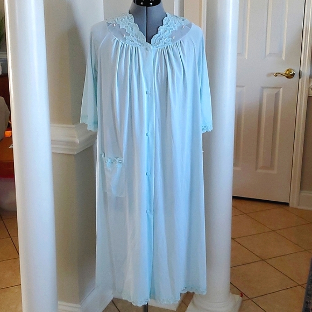Shadowline Blue Robe Lingerie size Small NWT